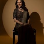 Madhuri Dixit Instagram - Noor ✨ #sunday #sundayfunday #photooftheday #indianwear #photoshoot