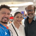 Madhuri Dixit Instagram - “Keh do Uttar waalo se Dakshin waale aagye” This was a song from our movie Uttar Dakshin. I remember during the shoot Rajnikanth Ji always spoke to me in Marathi and whenever we meet, he always remembers Uttar Dakshin. What an inspiration and what a human being 🙏🏻 It was fabulous catching up with Rajnikant Ji #Thalaivar. I am always amazed at how kind, humble and respectful he is. @rajinikanth #rajnikanth #thalaivar