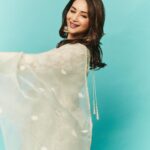 Madhuri Dixit Instagram - Wishing you and yours a safe, healthy, and prosperous new year! Saal Mubarak 🙏🏻🪔 #newyear #happynewyear #saalmubarak #loveandlight