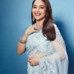 Madhuri Dixit Instagram – May this year bring you success, joy and all the adventures you’ve been dreaming of! Happy New Year✨

#2024 #happynewyear #newyear #loveandluck