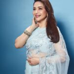 Madhuri Dixit Instagram – May this year bring you success, joy and all the adventures you’ve been dreaming of! Happy New Year✨

#2024 #happynewyear #newyear #loveandluck