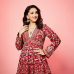 Madhuri Dixit Instagram - Paint the town red ❤️🎶 #sunday #sundayfunday #photoshoot #photooftheday #red #redlove