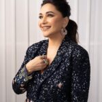 Madhuri Dixit Instagram - Had the best time at @iffi Goa! So honoured to receive the special recognition for contribution to Bharatiya Cinema award. Thank you so much for all the love 🙏🏻❤️ @iffigoa @esg_goa @official.anuragthakur @nfdcindia #iffi54 #iffigoa #iffi2023 #filmfestival #grateful