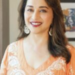 Madhuri Dixit Instagram - A quick festive glam makeup look for all your festivities! Try and let me know how it turns out 💖 Link in my bio for the full video. #youtube #newyoutubevideo #festive #festivemakeup #festivemakeuplook #glam