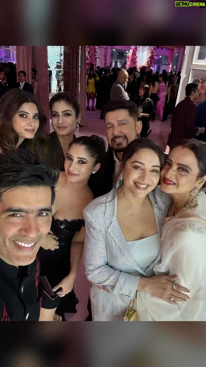 Madhuri Dixit Instagram - About last night…It was a real pleasure spending time with Nita Bhabhi and Mukesh-ji on her birthday! Wishing her a very happy birthday and many happy returns. Was so proud of their Swadesh initiative and how they are taking India to the world and how they have brought the best of the world to India❤️ @jioworldplaza #NitaAmbani #MukeshAmbani #Rekha @officialraveenatandon @rashathadani @manishmalhotra05 #Vision #AMAZING #MumbaiAtThePlaza #JioWorldPlaza