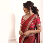 Madhuri Dixit Instagram – Get, Set, Festive ✨💃🏻

#thursday #throwbackthursday #festival #festive #festivevibes #colorful #outfitinspiration #reelsinstagram #explorepage