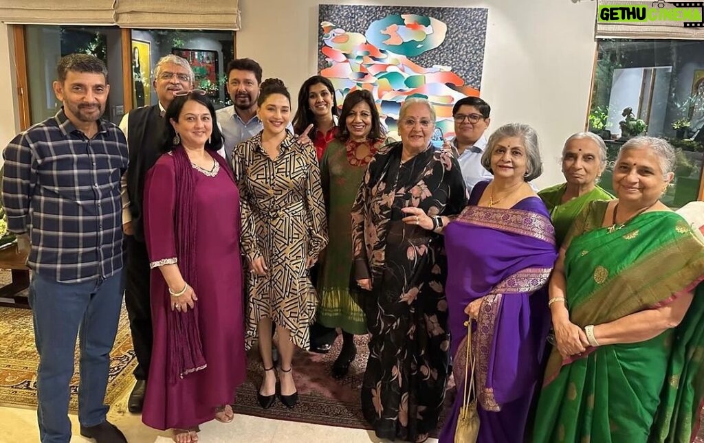 Madhuri Dixit Instagram - The greatest thing you can have is a mutual admiration society. Be complimentary to each other and the world exudes positivity and everything gets better!❤️ Thank you @kiranmazumdar_shaw @NandanNilekani #rohininilekani @geetanjalikirloskar @smtsudhamurty for an amazing evening❤️ #DrNene #MondayMotivation