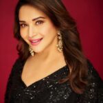 Madhuri Dixit Instagram - पटाखा 💥 #MMDiwaliParty #celebrations #diwaliparty #pataka #happydiwali