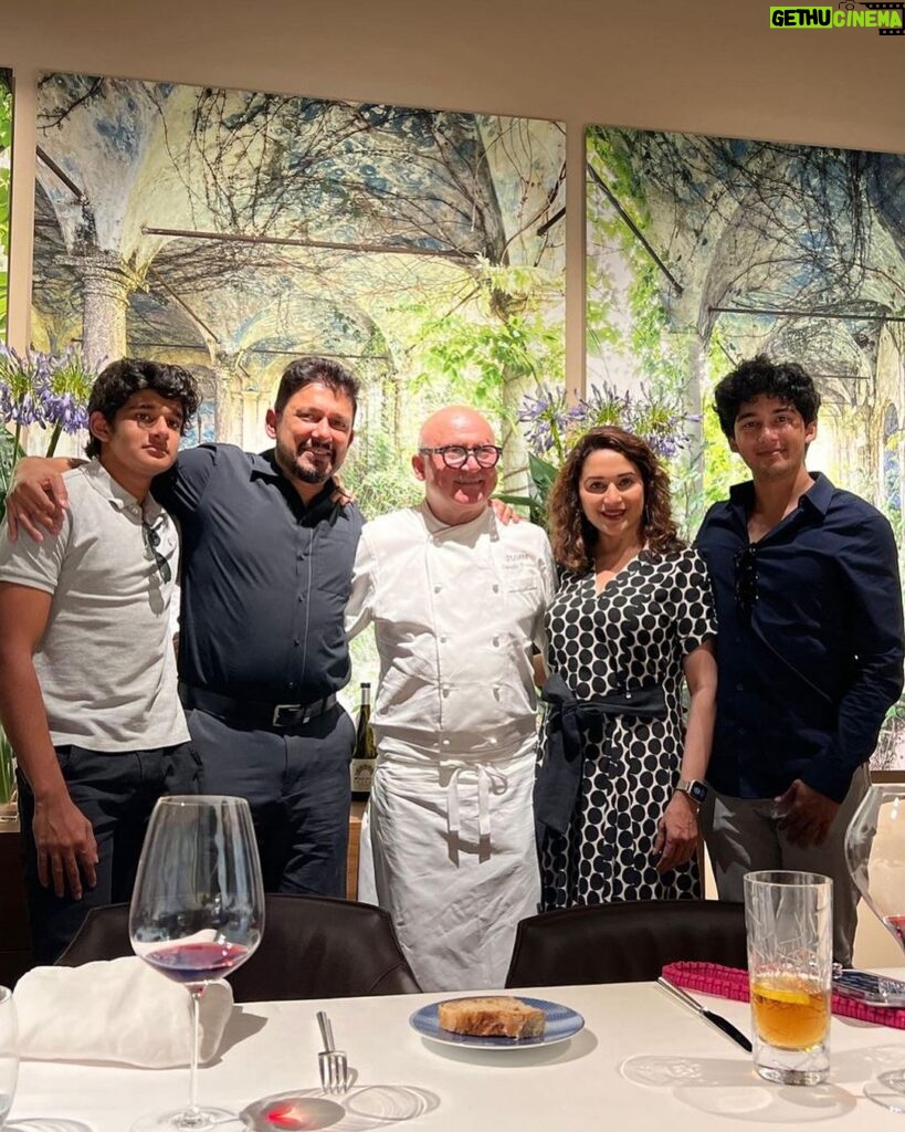 Madhuri Dixit Instagram - A flavourful and memorable experience at ARNOLFO. What an ambiance, what a service, and such amazing food! 😋 Also got the opportunity to meet the Chef Gaetano Trovato👨🏼‍🍳 #DrNene #Italy #Michelin #star #food #travel #travelgram #instagram #instatravel