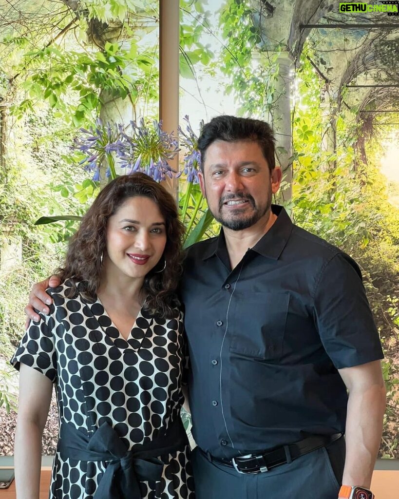 Madhuri Dixit Instagram - A flavourful and memorable experience at ARNOLFO. What an ambiance, what a service, and such amazing food! 😋 Also got the opportunity to meet the Chef Gaetano Trovato👨🏼‍🍳 #DrNene #Italy #Michelin #star #food #travel #travelgram #instagram #instatravel