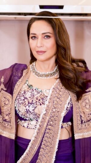 Madhuri Dixit Instagram - New filter….or not??? 😜😜

#monday #mondaymotivation #reels #reelsinstagram #reelitfeelit #funny #funnyreels #explore #explorepage