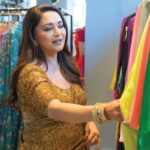 Madhuri Dixit Instagram – Pernia’s Pop-Up Studio’s Surat store launch was a soirée filled with elegance and allure, illuminated by the presence of @madhuridixitnene. Her radiant aura elevated the ambience as she gracefully explored and unveiled the meticulously crafted curation.

#MadhuriDixit #PerniasPopUpShop #PerniasPopUpStudio #StoreLaunch #Surat
