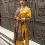 Madhuri Dixit Instagram - Golden Hues ☀️✨💫 #thursday #throwbackthursday #rammandirpranpratishtha #sareelove #photooftheday