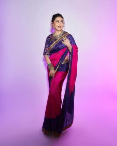 Madhuri Dixit Instagram - A pop of pink, a dash of grace 🫶🏻 #thursday #tbt #photooftheday #photoshoot #dancedeewane #sareelove