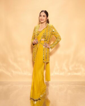 Madhuri Dixit Instagram - Wrapped in sunshine, draped in elegance 💛✨ 

#yellowelegance #thursday #thursdaythoughts #photooftheday #sareelove #sareestyle