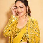 Madhuri Dixit Instagram – Wrapped in sunshine, draped in elegance 💛✨ 

#yellowelegance #thursday #thursdaythoughts #photooftheday #sareelove #sareestyle