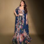 Madhuri Dixit Instagram – A twirl for good luck 💙 

#wednesday #wednesdaywisdom #dancedeewane #photooftheday #photoshoot #twirl #twirling