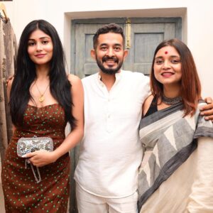 Madhurima Basak Instagram - Friend’s STORE LAUNCH @sandip_jaiswal ♥️
You are my all time favourite.. my love and wishes… 😄

#storelaunch #sandipjaiswalcreation #love #bestwishes