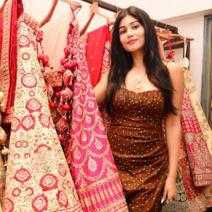 Madhurima Basak Instagram - Friend’s STORE LAUNCH @sandip_jaiswal ♥️
You are my all time favourite.. my love and wishes… 😄

#storelaunch #sandipjaiswalcreation #love #bestwishes