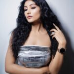 Madhurima Basak Instagram - Snow White 🩶 Styled by mEeeee !! 😅 Makeup @kajuguhaofficial Hair @btwits_naaz_ #svfbrandsturns4 #moods #photo #silver