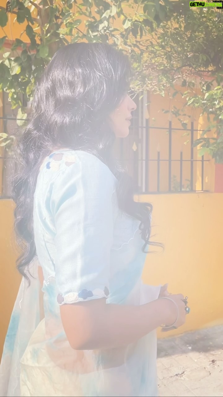 Madhurima Basak Instagram - she could not make sense of the things that were meant for her, but she was drawn to it all.. and when she was alone, she felt like the moon: terrified of the sky, but completely in love with the way it held the stars.. ♾️ Wardrobe @house_of_tanay Makeup & hair @tapsee_mua ♥️ #réel #saree #mood