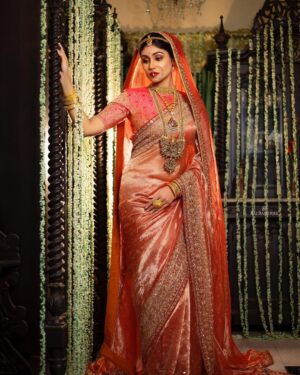 Madhurima Basak Instagram - Bridal Collection By @raj_bnerjee 

FEATURING - @madhurimabasak9 ❤️

WARDROBE - @raj_bnerjee 
MAKEUP - @irindeeta_the_makeover_artist 
HAIR - @abinashbhowmick_official 
PHOTOGRAPHY & RETOUCH - @srikanta_photography 
JEWELLERY - @abirajewellers 
SPECIAL THANKS - @piku_mondol1 @starcraft_