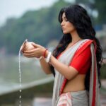 Madhurima Basak Instagram - ওঁ জবাকুসুমসঙ্কাশং কাশ্যপেয়ং মহাদ্যুতিম্ । ধান্তারীং সর্বপাপঘ্নং প্রণতোহস্মি দিবাকরম্ ॥ মুখাবয়ব - মধুরিমা বসাক । @madhurimabasak9 বস্ত্র পরিকল্পনায় - রাজ ব্যানার্জী। @raj_bnerjee রূপদান - ইরিন্দিতা বৈরাগী। @irindeeta_the_makeover_artist কেশবিন্যাশ - অবিনাশ ভৌমিক। @abinashbhowmick_official চিত্রগ্রাহক - শ্রীকান্ত মজুমদার। @srikanta_photography ধন্যবাদানান্তে - সায়ন , পিকু, শান । @sayankundu9 @sann_roy @pikumondal3127