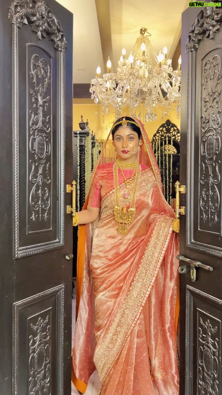 Madhurima Basak - 6.9K Likes - Bridal Collection By @raj_bnerjee
FEATURING - @madhurimabasak9 ❤️
WARDROBE - @raj_bnerjee
MAKEUP - @irindeeta_the_makeover_artist
HAIR - @abinashbhowmick_official
PHOTOGRAPHY & RETOUCH - @srikanta_photography
JEWELLERY - @abirajewellers
SPECIAL THANKS - @piku_mondol1 @starcraft_