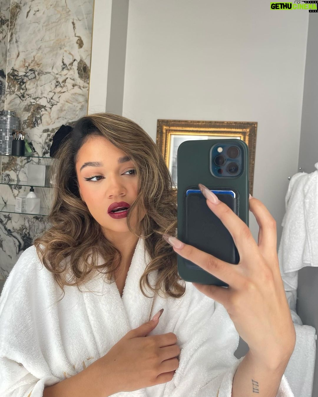 Madison Bailey Instagram - This is la vie en rose 🌹 Paris, France