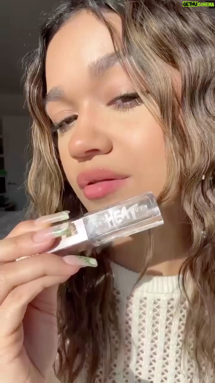 Madison Bailey Instagram - I like it hawt and @fentybeauty always brings that heat ❤️🔥 I’m obsessed with their newest Gloss Bomb Heat in ‘Glass Slipper’ which drops today 4/18 and also peep my go-tos ‘Lemon Lava’ and ‘Fenty Glow Heat’ 🔥#FentyFacePartner