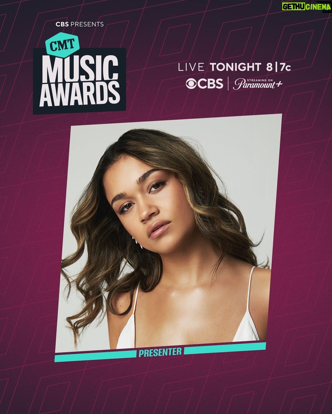 Madison Bailey Instagram - Ooo I’ll be presenting at the #CMTAwards tonight! Tune in at 8/7c on CBS 🥰 🤠 Austin, Texas