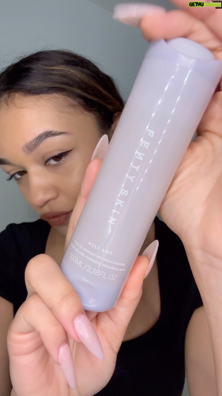 Madison Bailey Instagram - First impression of @fentyskin new #fentyjellyoilcleanser✨ And I loooove🤍🤍 the mess-free pump is everything! #meltawf is the makeup-melting cleanser you’ve been waiting for ‼️ #fentyskin #fentyfacepartner