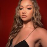 Madison Bailey Instagram - It could all be so simple 🌹