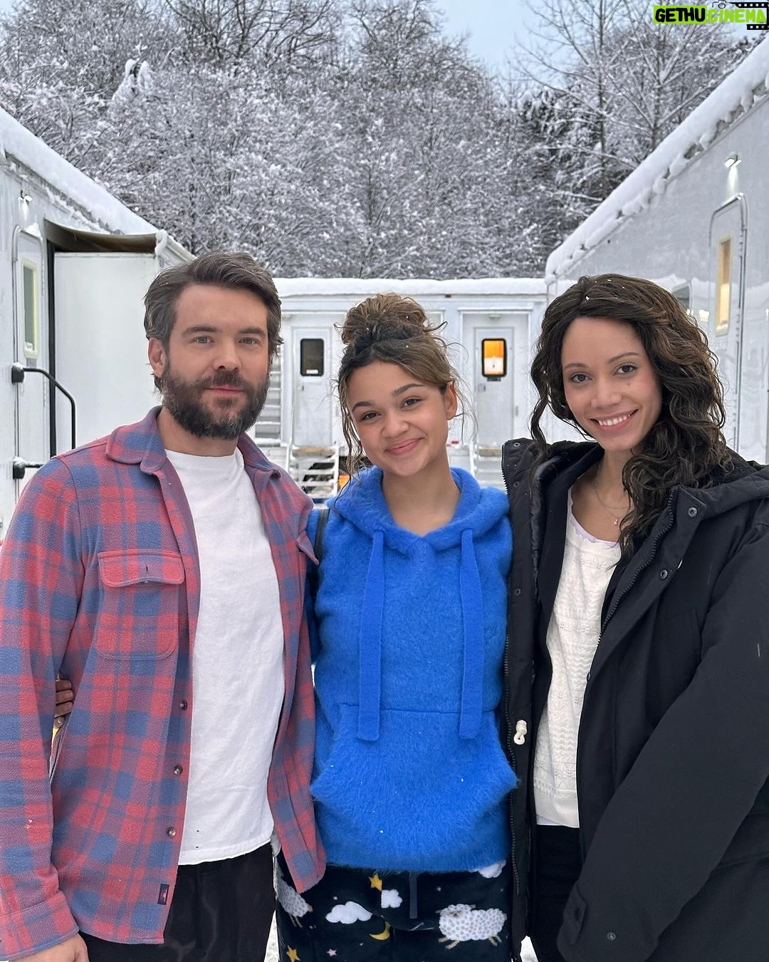 Madison Bailey Instagram - The painter is OUT‼️ Thank you to the amazing cast and crew! I had so much fun making this with yall.🫶🏽 Watch now: paramnt.us/ThePainter @paramountmovies Vancouver, British Columbia
