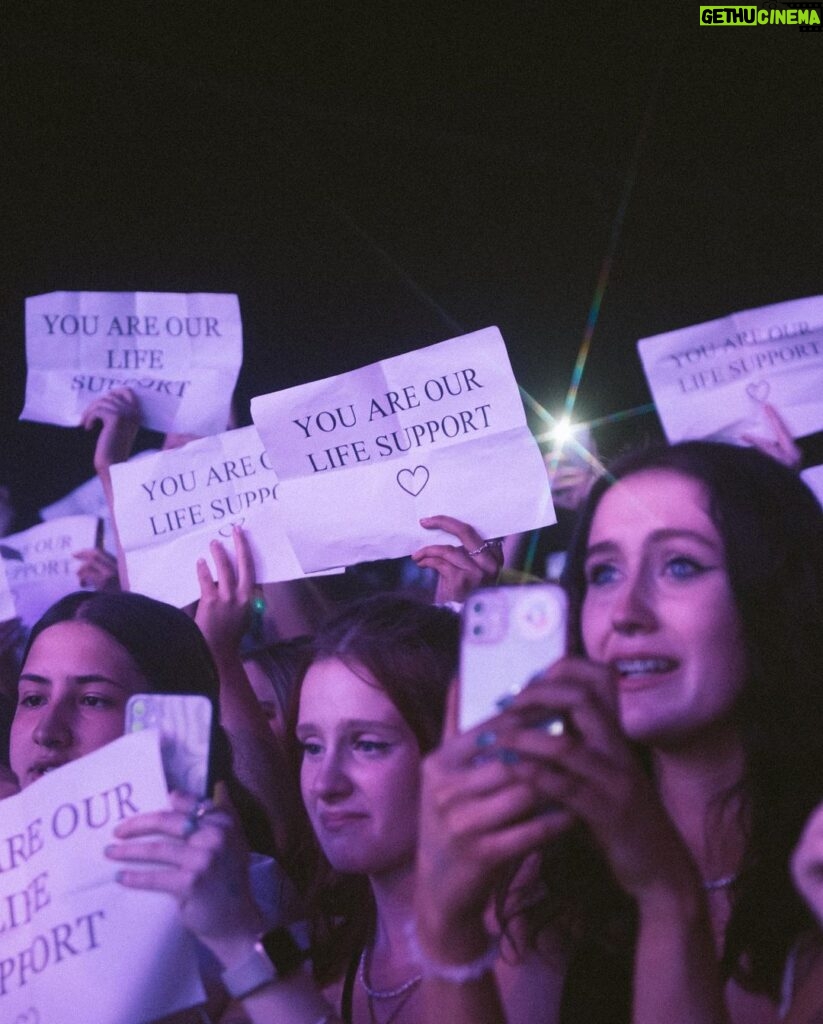 Madison Beer Instagram - one week since closing night of the life support tour n i have been trying to articulate all of my overwhelming emotions ever since. there are / never will be the words to express the emotions i feel n nothing will literally ever be sufficient enough to express my gratitude firstly i would like to write to all of u who share these sacred memories from tour with me. to every single person who spent their night with me, thank you. you single-handedly made all of my wildest dreams come true and your support means everything under the sun.. n a lil extra thanks to those who went out of their way to look me in my eyes during my show n without words were able to say so much. you were my comfort and my safety every night. your handmade signs, fan projects, screaming of fuckin lyrics, your efforts n your love…. it will never be describable and i will never be able to thank you enough. i miss you so much already next i’d like to thank the two incredible talents who danced with me every single night. angel and justine, you already know how i feel. thank you for blessing us all with your light and remarkable talents, it was a true honor to share the stage with the both of you…. idk how i convinced either of u to join me but thank u for bein the older sisters i’ve always dreamed of n i love u til the end of time. thank u one trillion times to my rockstar opening act leah for warming up the crowd n kicking asssss every single night. u blow me away n i love love love u lastly but surely not least, my incredible crew who spent 4 months of their lives making this thing happen…… nothing. would be anything… without you. to building and taking down the stage every night, lighting us, cueing us, mixing me, supporting me and so on and so forth,,, having people around me care so delicately and cautiously for something that means oh so much has been moving to say the least. i can not thank you all enough for your contribution and help beyond words. i guess this is all just a big roundabout way of saying thank you. fuckin thank you so much. thank you for coming. thank you for spending your night with me. thank you for seeing me. love u always ,,, onto the next
