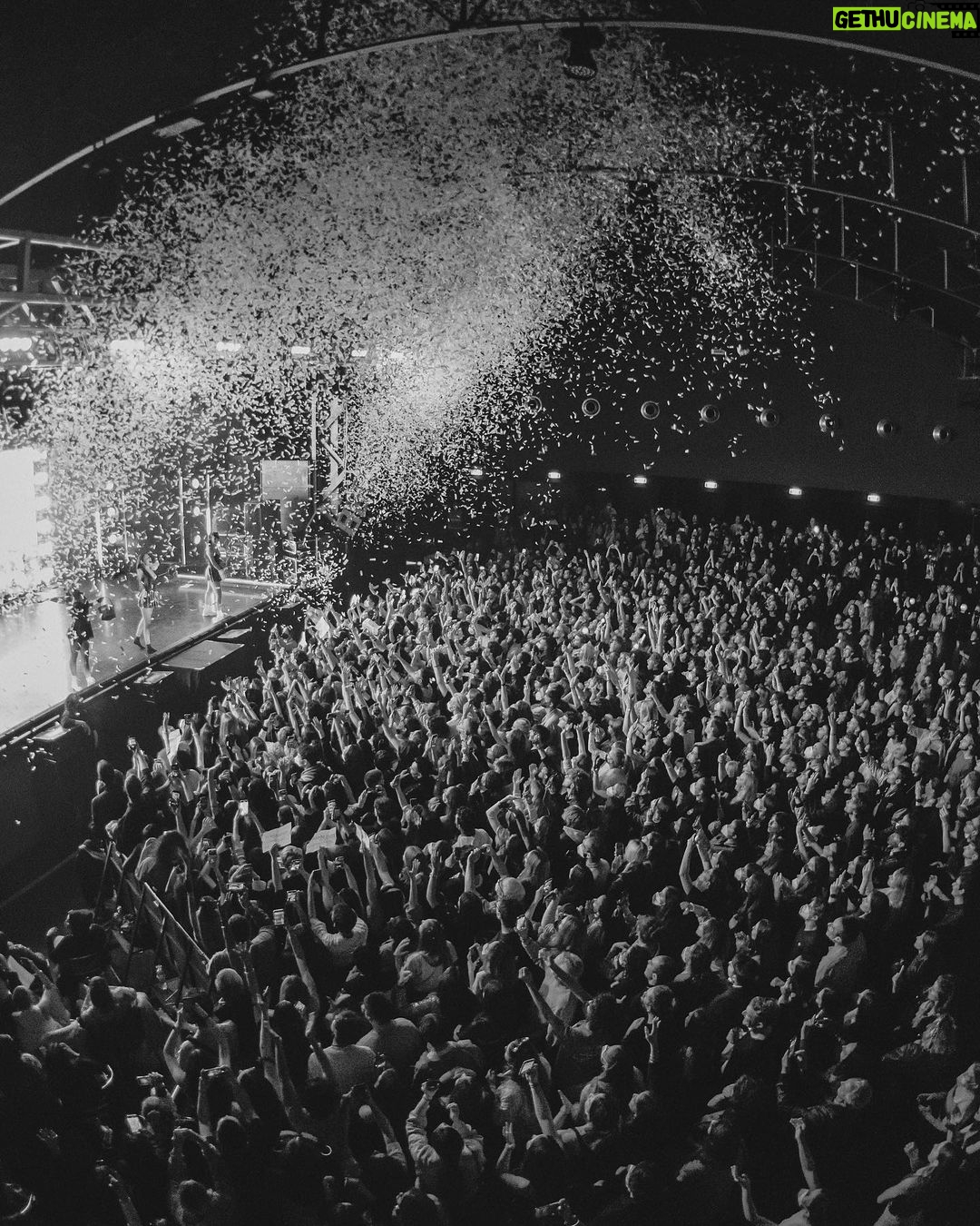 Madison Beer Instagram - two lovely shows in italy 🌠