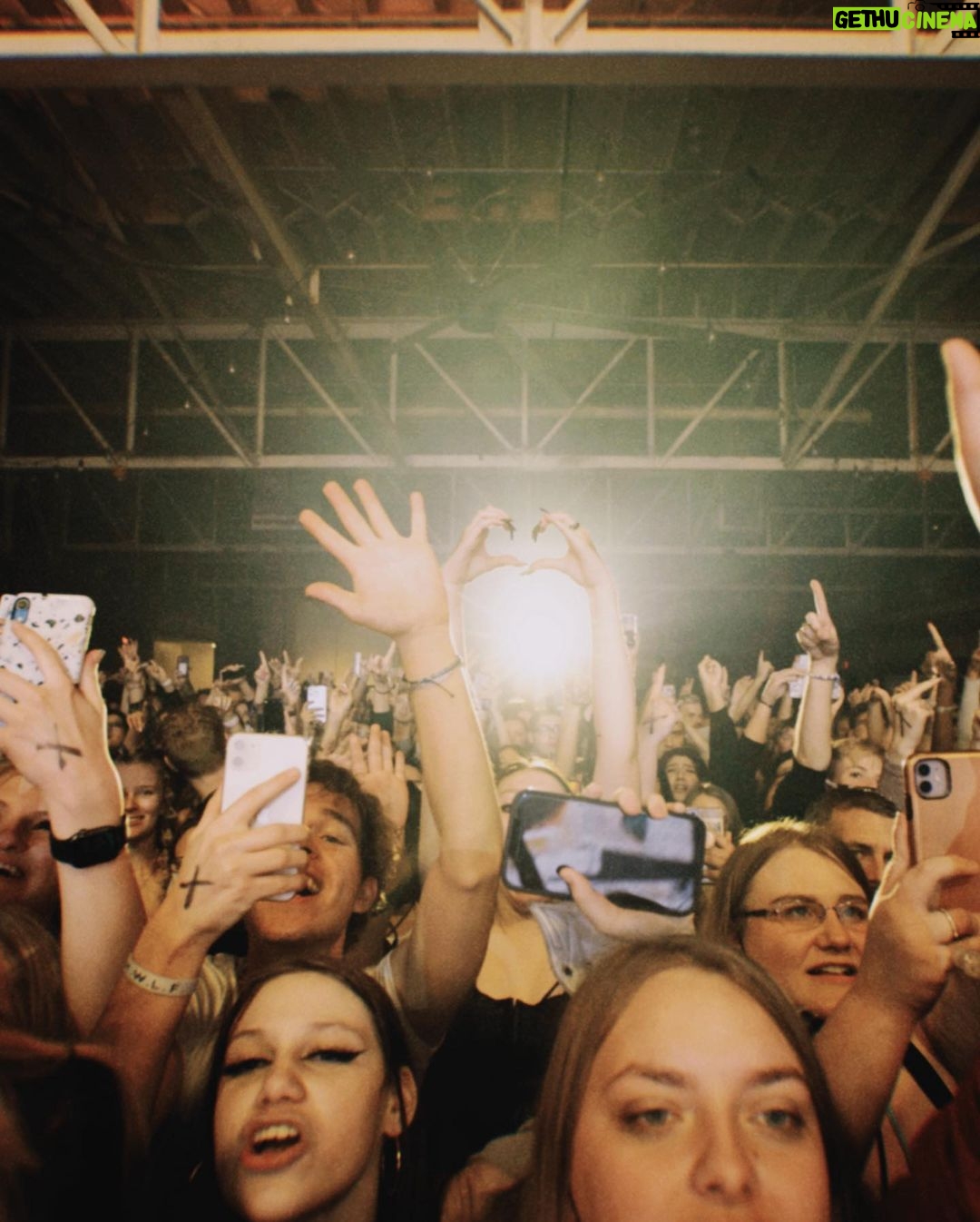 Madison Beer Instagram - big hand heart to you too kc Kansas City, Missouri