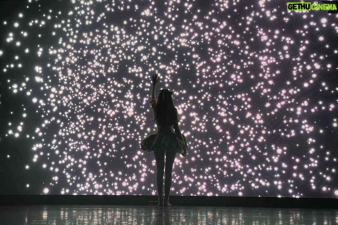 Madison Beer Instagram - paris i am still crying ᴗ͈ˬᴗ͈ L'Olympia