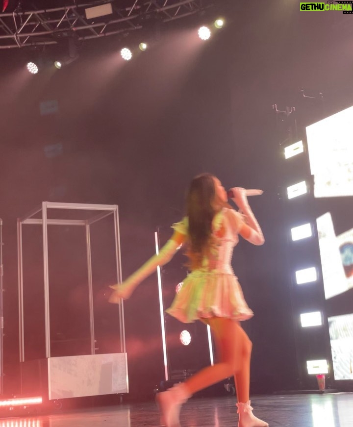 Madison Beer Instagram - milan ,, thank u ,, ti amo Milan, Italy