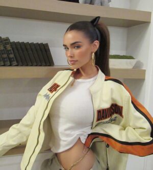 Madison Beer Instagram - 🦦