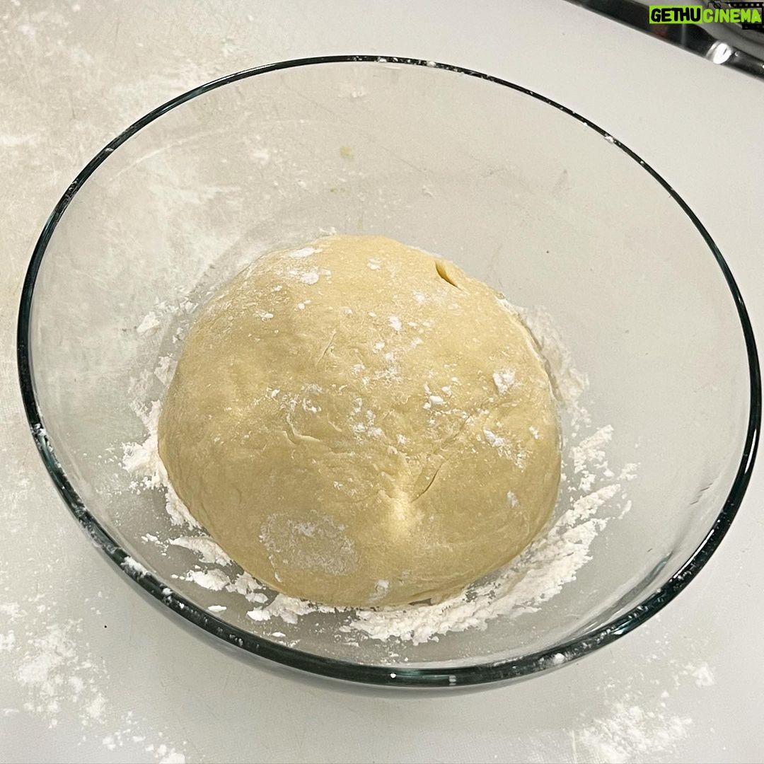 Madison Beer Instagram - no cinnamon roll emoji
