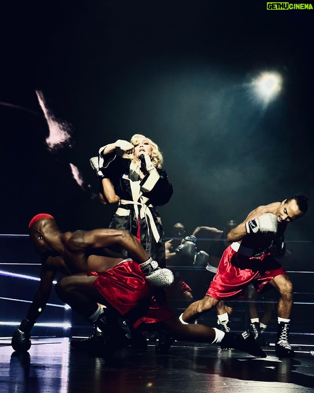 Madonna Instagram - London was a Knock Out ๐ฅ๐ฅ๐ฅ๐ฅ. 4 unforgettable evenings! Thank you for your Warm Welcome! ๐ฌ๐งโฅ๏ธ #madonnacelebrationtour