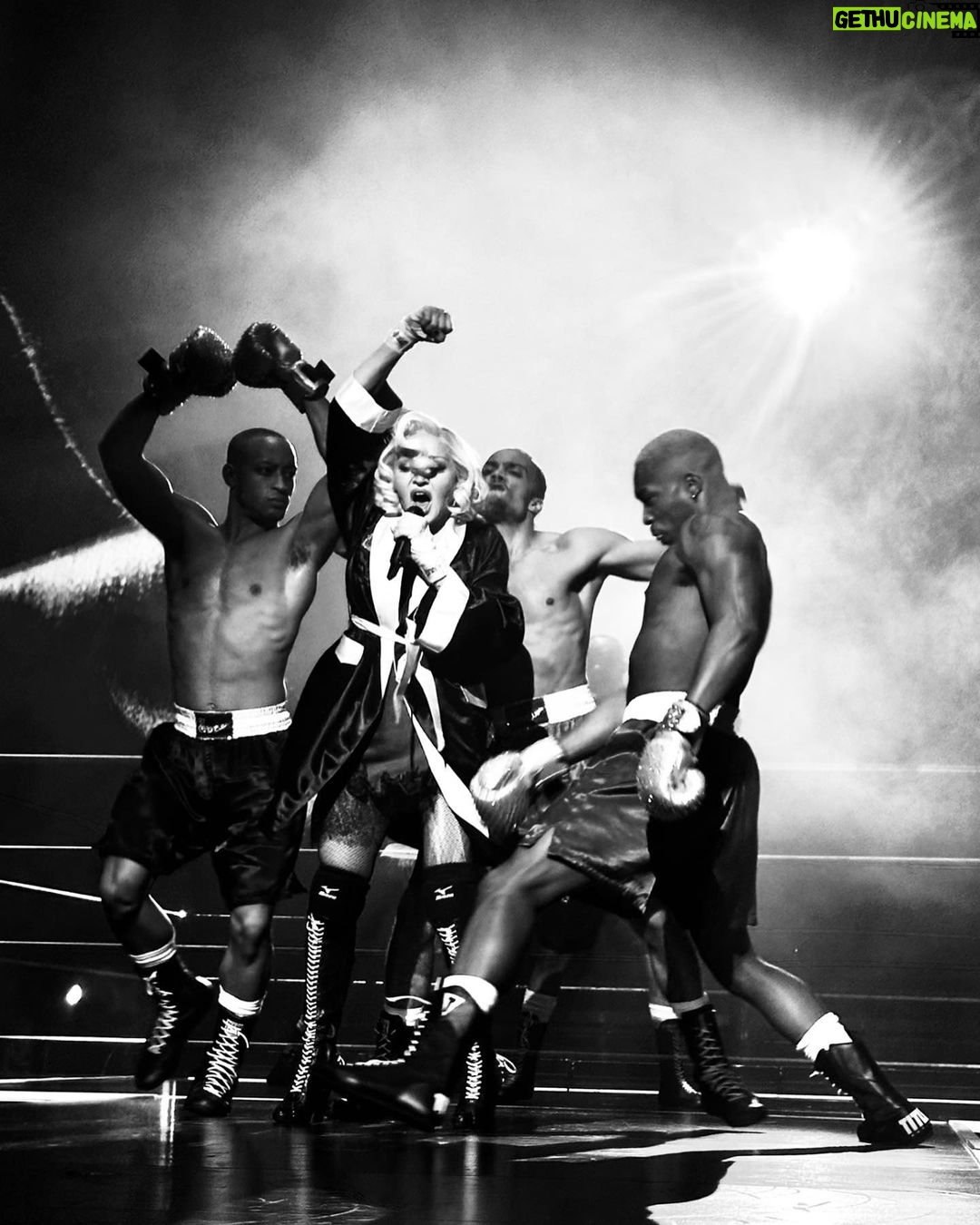 Madonna Instagram - London was a Knock Out ๐ฅ๐ฅ๐ฅ๐ฅ. 4 unforgettable evenings! Thank you for your Warm Welcome! ๐ฌ๐งโฅ๏ธ #madonnacelebrationtour