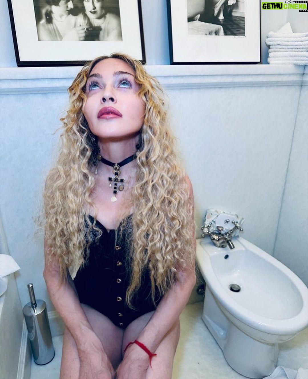 Madonna Instagram - All dressed up and Nowhere to go…………….👠 …….. But Soon , Very Soon, I’ll be traveling to you . #celebrationtour