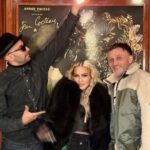 Madonna Instagram - What it feels like for a girl…………Paris Dump! 🇫🇷♥️