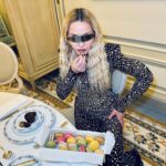Madonna Instagram - What it feels like for a girl…………Paris Dump! 🇫🇷♥️