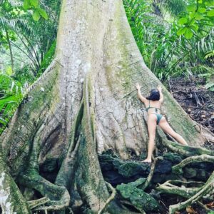 Mafalda Matos Instagram - Dia da Mulher... Da energia feminina... Da Mãe Natureza... A maior Deusa de todas 💚
.
.
.
#saotome #diadamulher #womensday #nature