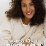 Mafalda Matos Instagram - Em consciência faremos as melhores escolhas, seja qual for a data do ano. De facto aproveitando esta semana de #blackfriday a @emma_colchao oferece descontos incríveis 😍 Código promocional: FA&EMMA – 5% de desconto em todos os produtos Emma Adorei fazer este vídeo em família 🤗 Grata @travelkisss pela manhã super divertida e criativa! #awakenyourbest #emmacolorfuldreams #goodmorning