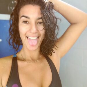 Mafalda Matos Instagram - Yo soy...
Soy agua, playa, cielo, casa blanca
Soy Mar Atlántico, viento y América
Soy un montón de cosas santas
Mezclada con cosas humanas ( como te explicas?)
Cosas mundanas....

🎧'Soy Pan, Soy Paz, Soy Mas' de Mercedes Sosa