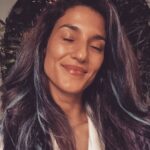 Mafalda Matos Instagram - Só para dizer que estou bem e feliz. A minha ausência nas redes tem sido por excelentes causas. Há muitas novidades. A vida quando flui vem com muitas mudanças. Até o cabelo ficou um pouco azul 🩵 Há coisas que se mantêm. As sessões de Coaching Holístico por exemplo 🙌 Em breve volto com mais novidades🌻 #bluehair #happy #stayreal Sintra, Portugal